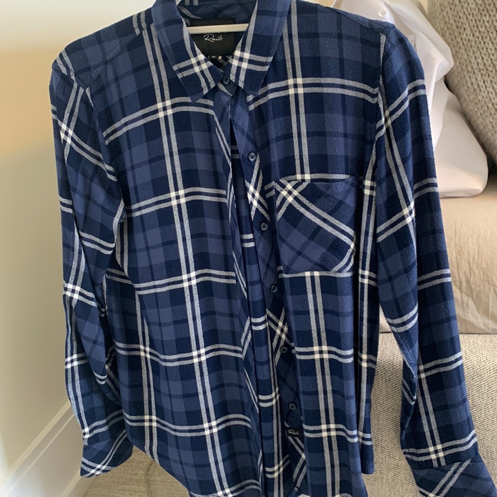 Rails Women’s plaid flannel button down shirt.
